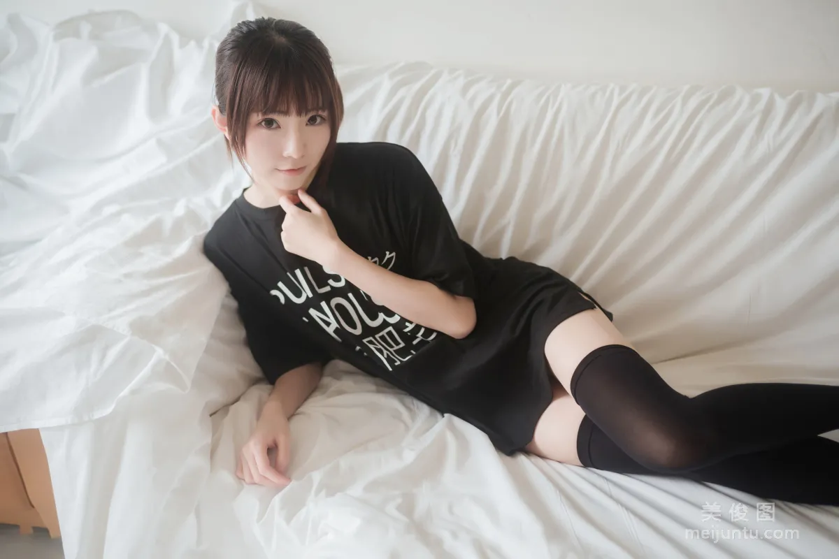 [網紅COSER] 動漫博主Kitaro_绮太郎 - 半袖雙馬尾 寫真集 12