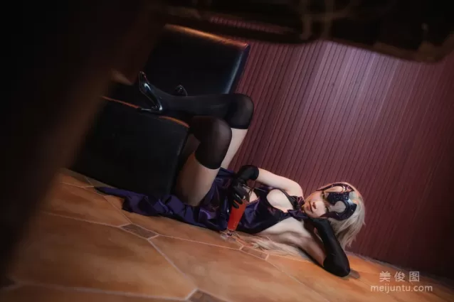 [網紅COSER] 肉宅 - 聖夜の晚餐 寫真集