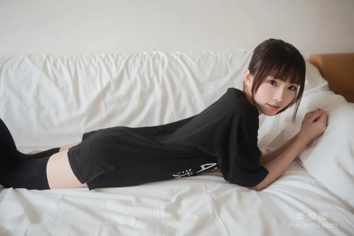 [網紅COSER] 動漫博主Kitaro_绮太郎 - 半袖雙馬尾 寫真集 2