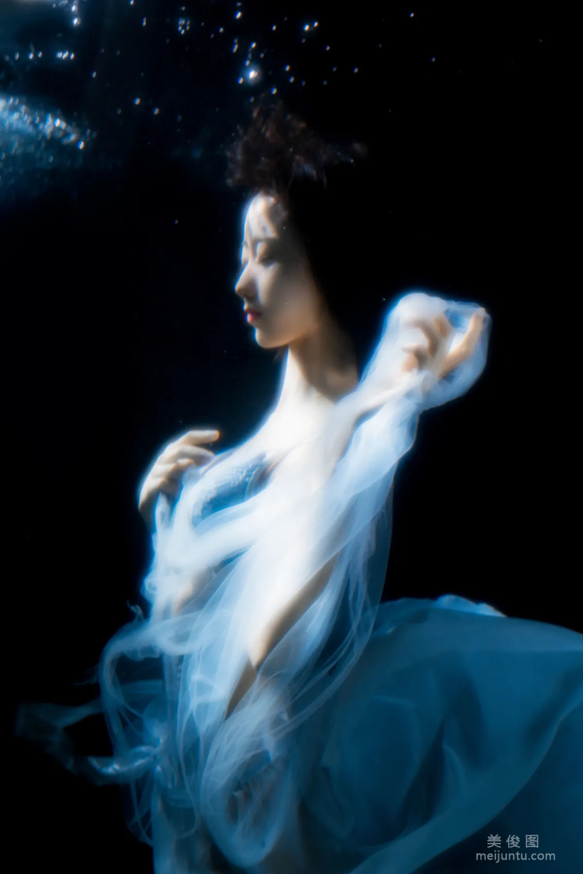 [Web Idols] Mu Mianmian OwO - Clear Underwater Photo Set photo 31