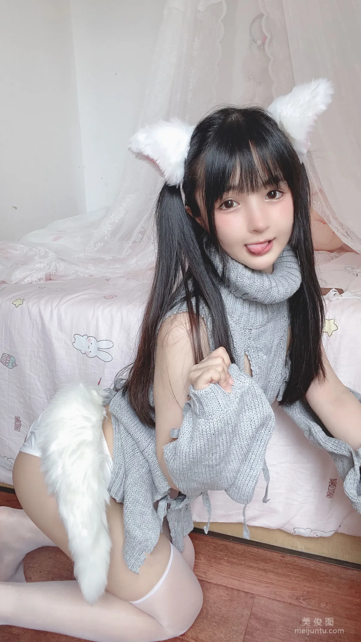 Yingjing Ningning: Web Idols photo 2