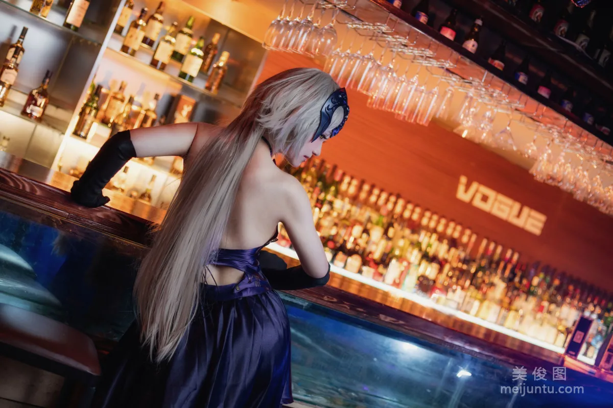 [网红COSER] 肉宅 - 聖夜の晚餐 写真集15
