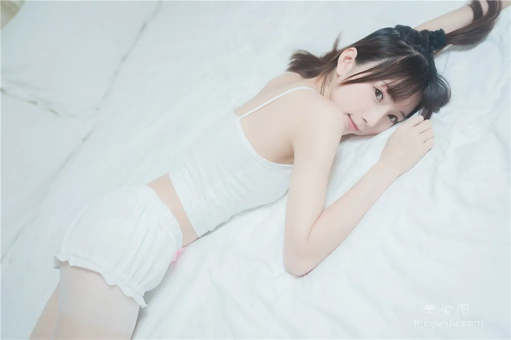 Qi Tailang: Web Idols photo 1