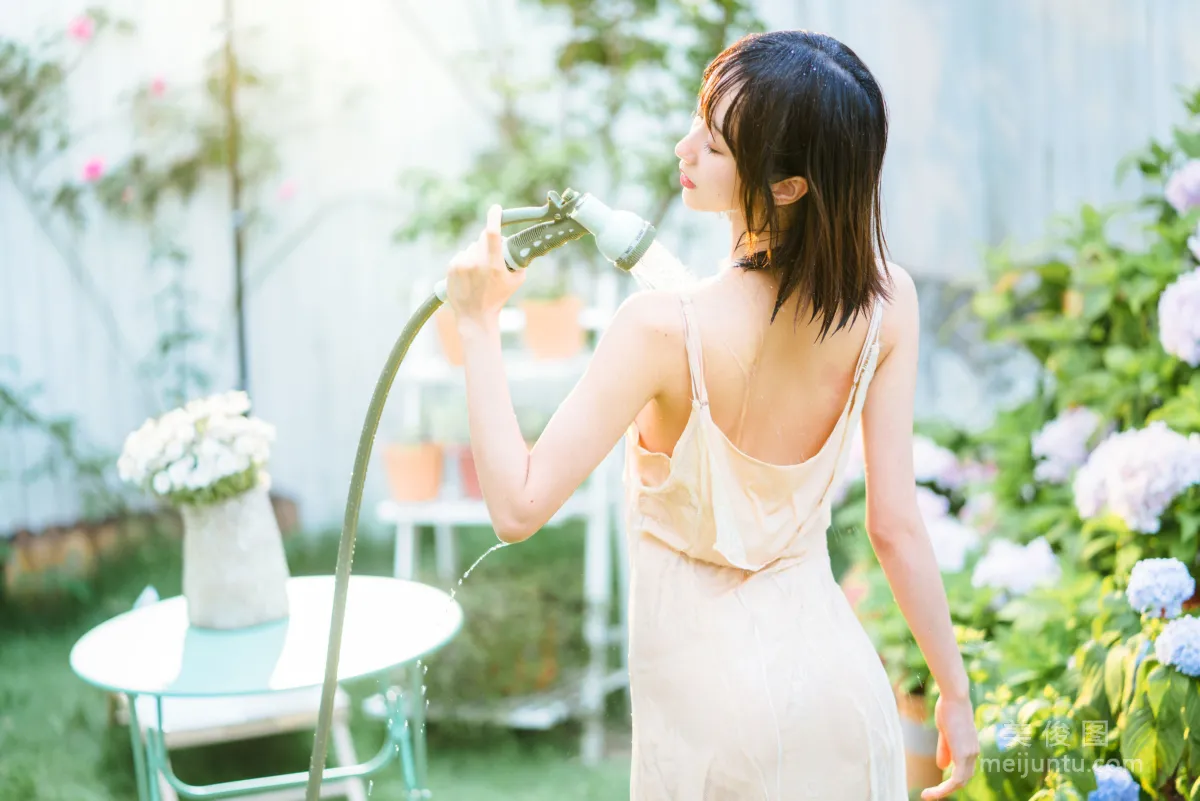 [Web Idol COSER] Mu Mianmian OwO - Moist Breeze Photo Set photo 29