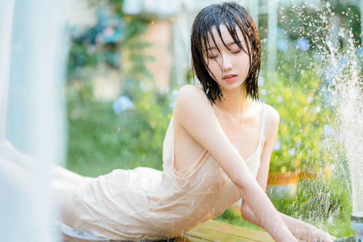 [Web Idol COSER] Mu Mianmian OwO - Moist Breeze Photo Set photo 35