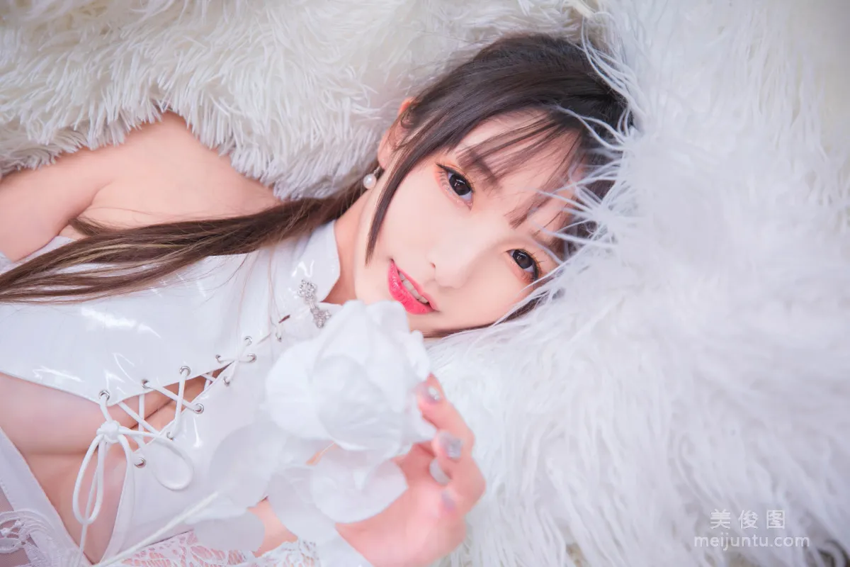 [Web Idols COSER] Kagurazaka Mafuyu, Wind and Moon of the Gods - White Qipao Photo Set photo 34