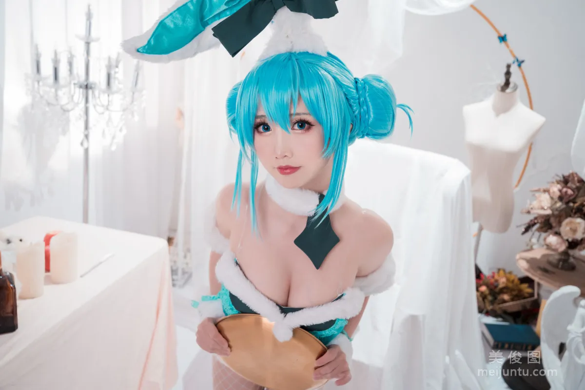 [Web Idols] Mianbing Xianer - Hatsune Bunny Girl Photo Set photo 3