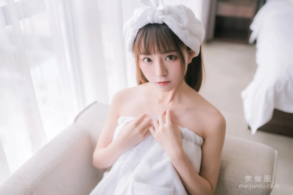 Qi Tailang: Web Idols photo 42