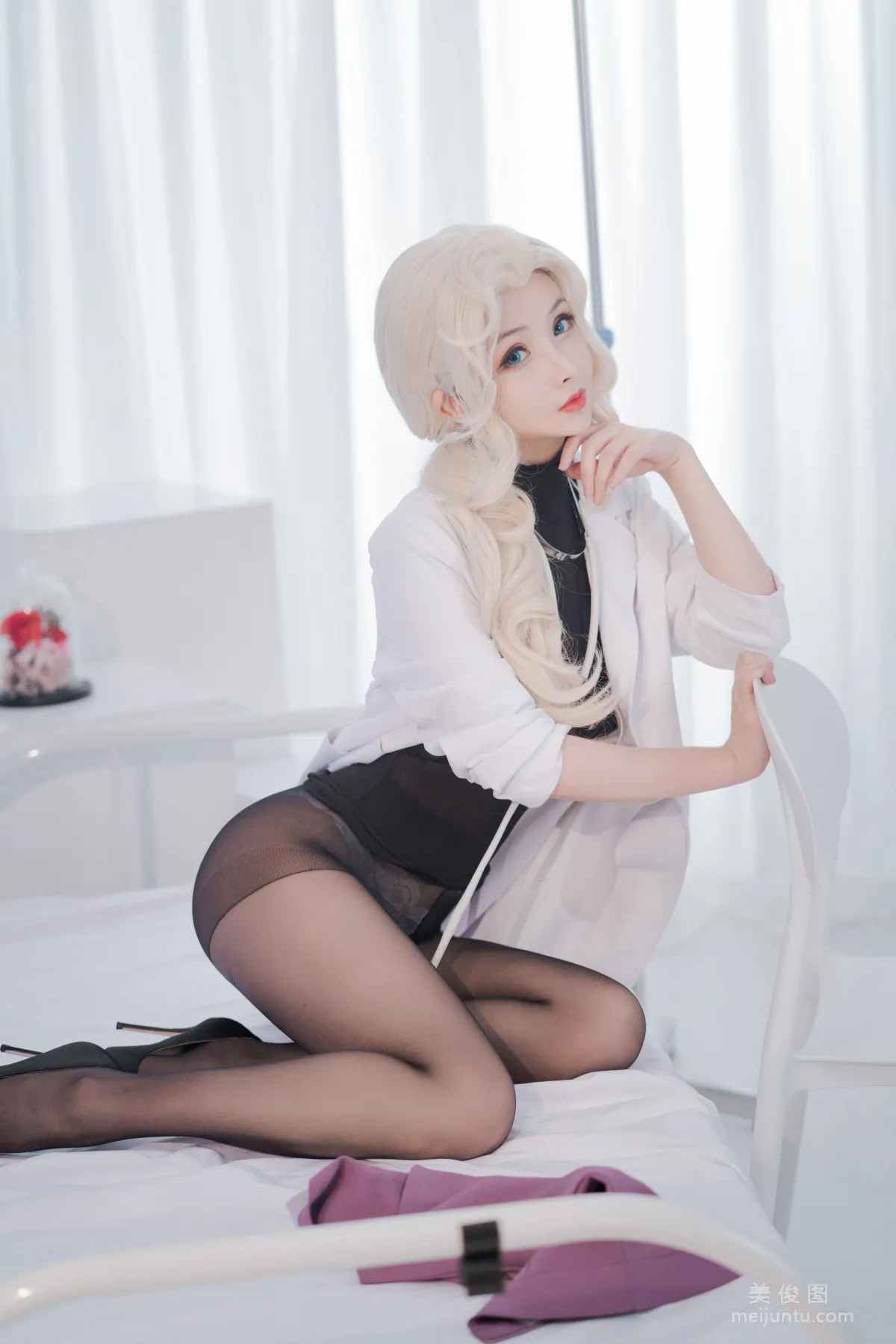 [Web Idols] rioko Liang Liangzi - The School Doctor Big Sister in See-Through Outfit photo 32