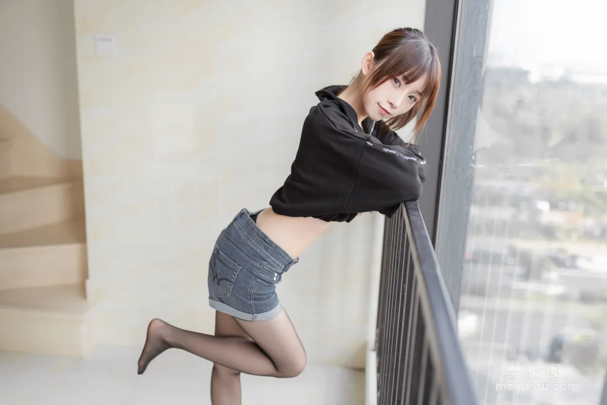 [网红COSER] Kitaro_绮太郎 - 单马尾女孩 写真集31