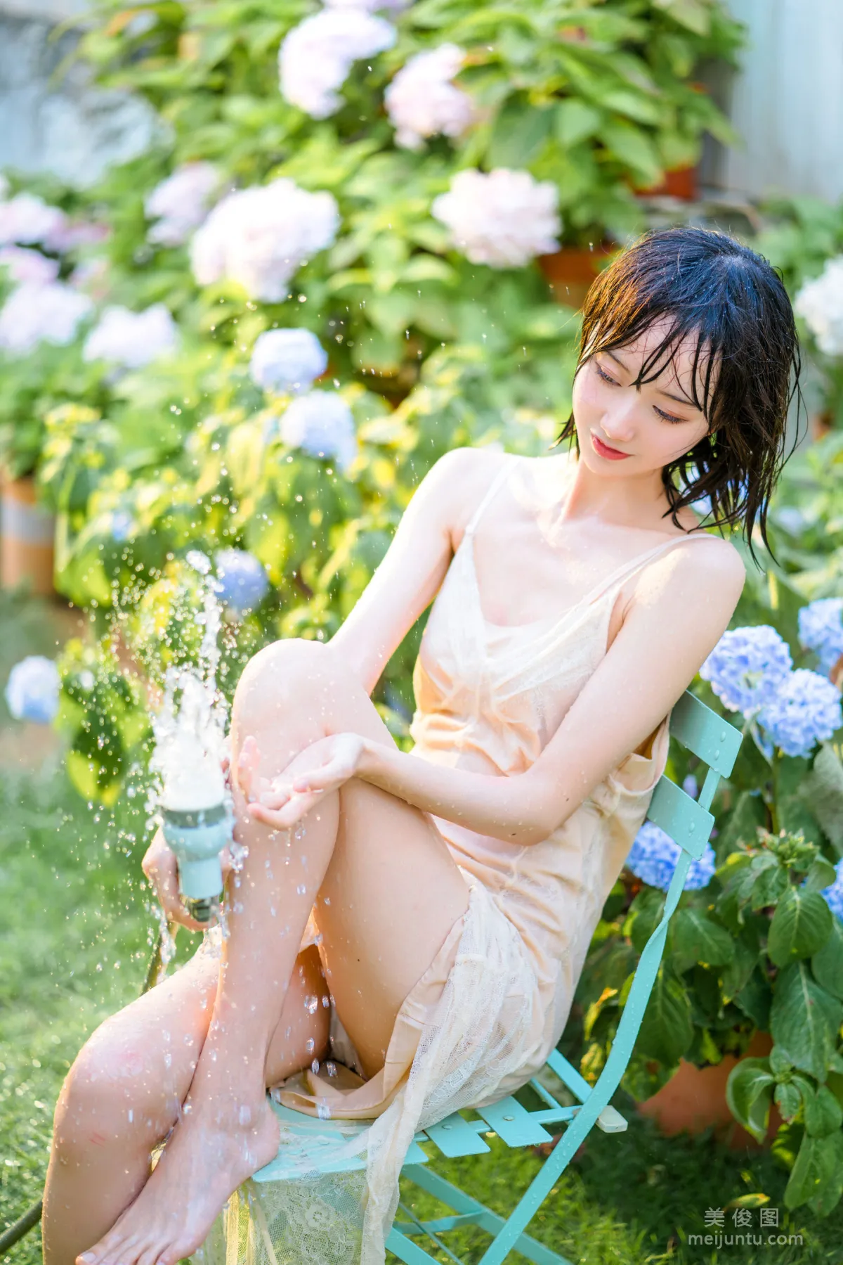 [Web Idol COSER] Mu Mianmian OwO - Moist Breeze Photo Set photo 25