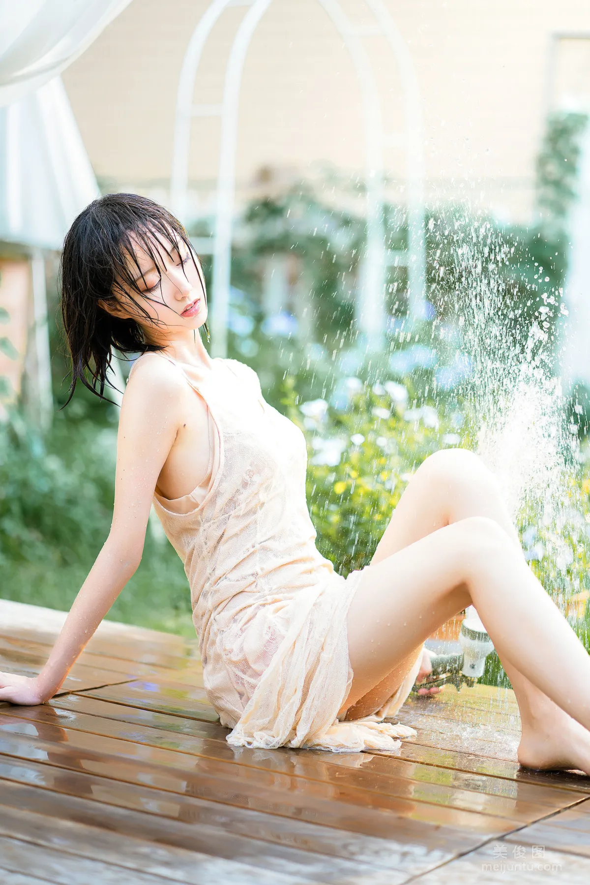 [Web Idol COSER] Mu Mianmian OwO - Moist Breeze Photo Set photo 42