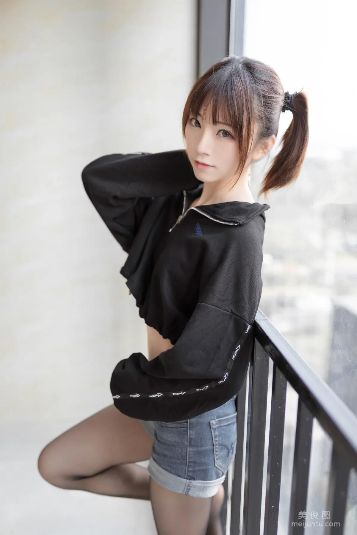 Qi Tailang: Web Idols photo 26