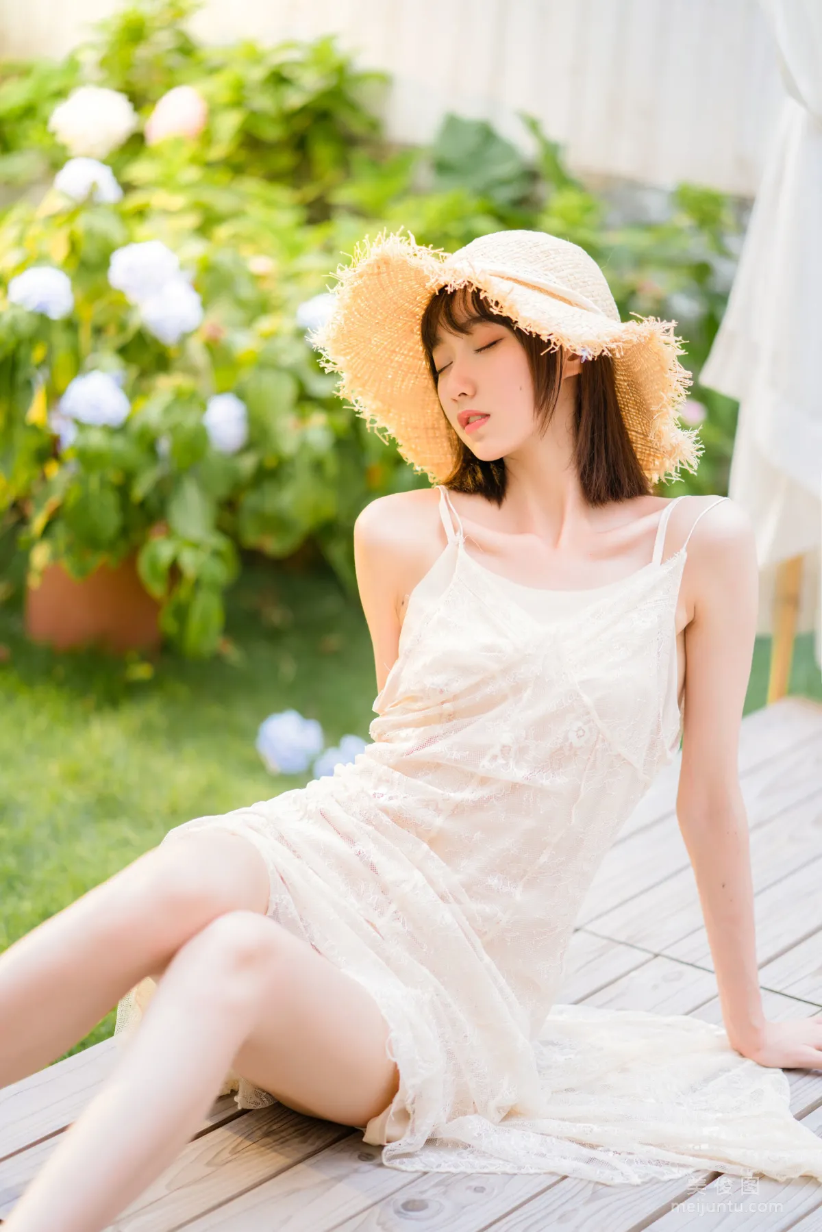 [Web Idol COSER] Mu Mianmian OwO - Moist Breeze Photo Set photo 58