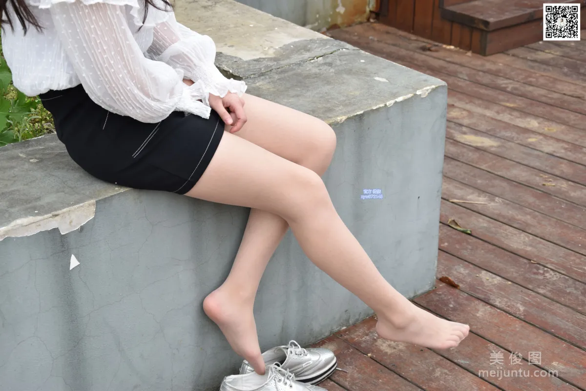 [DaSheng] No.015 Qi Qi, Short Skirt and Flesh-Colored Stockings in the Park photo 70