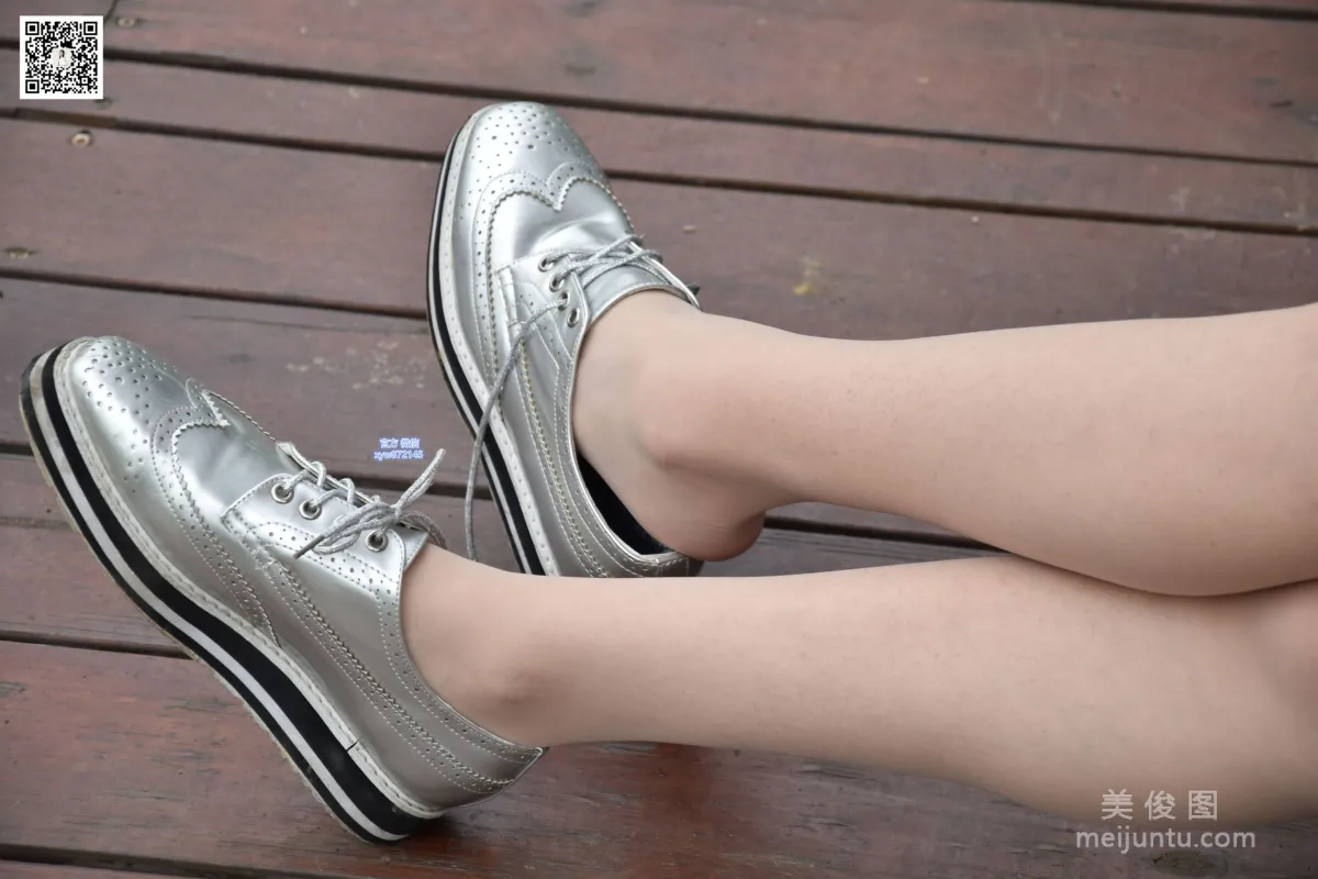 [DaSheng] No.015 Qi Qi, Short Skirt and Flesh-Colored Stockings in the Park photo 39