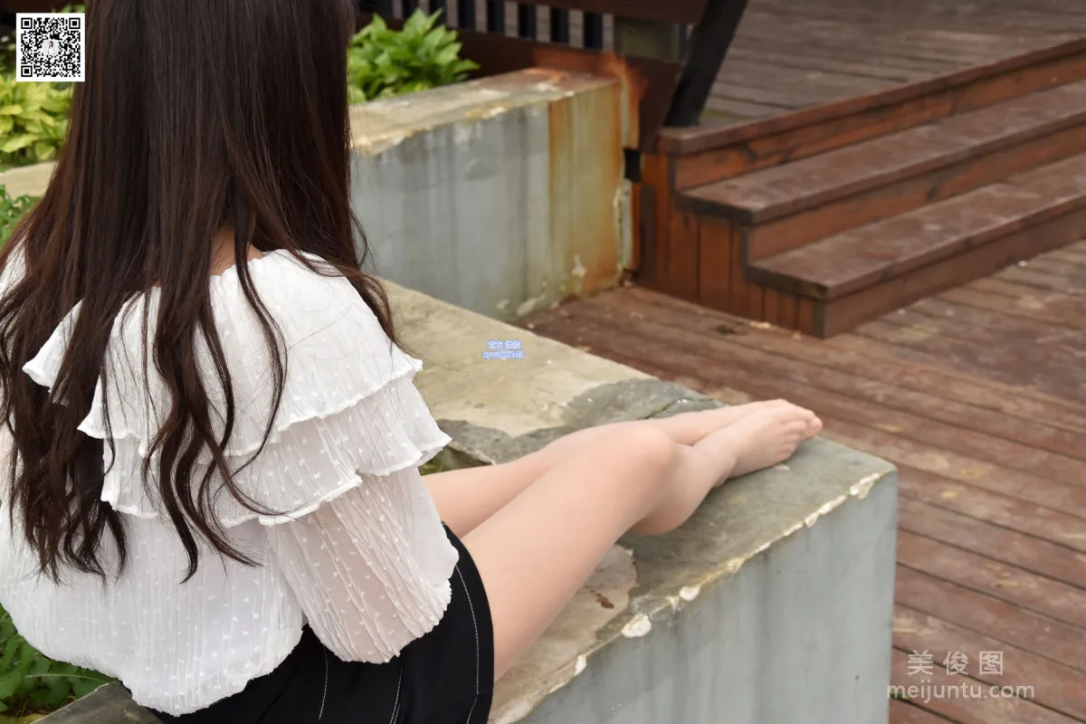 [DaSheng] No.015 Qi Qi, Short Skirt and Flesh-Colored Stockings in the Park photo 65