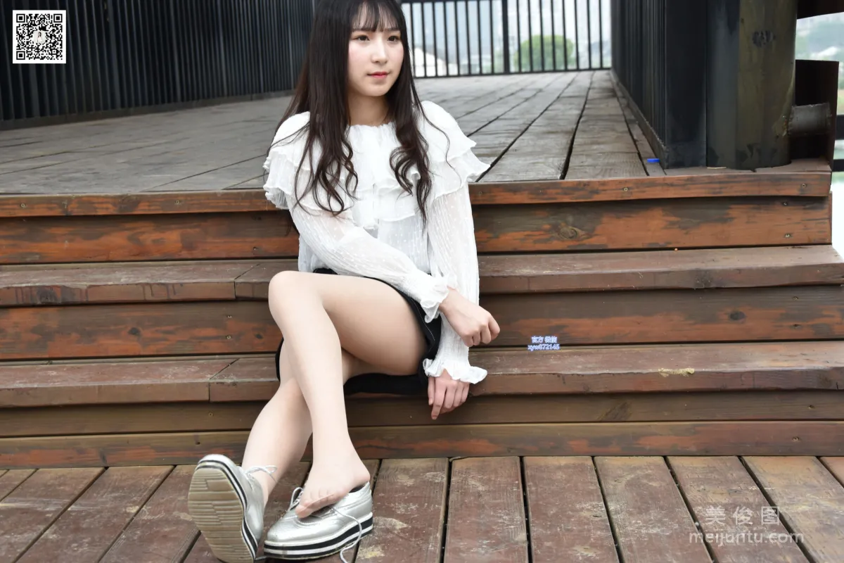 [DaSheng] No.015 Qi Qi, Short Skirt and Flesh-Colored Stockings in the Park photo 53