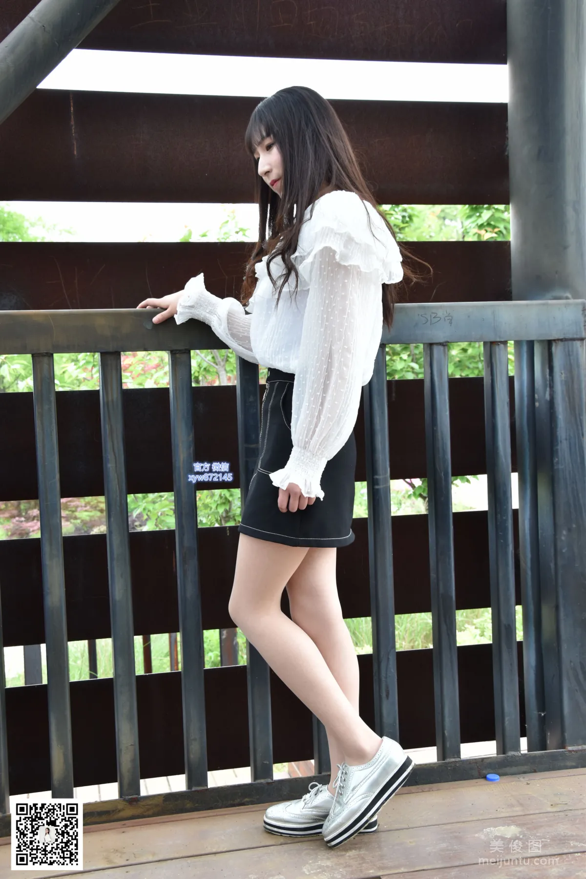[DaSheng] No.015 Qi Qi, Short Skirt and Flesh-Colored Stockings in the Park photo 7