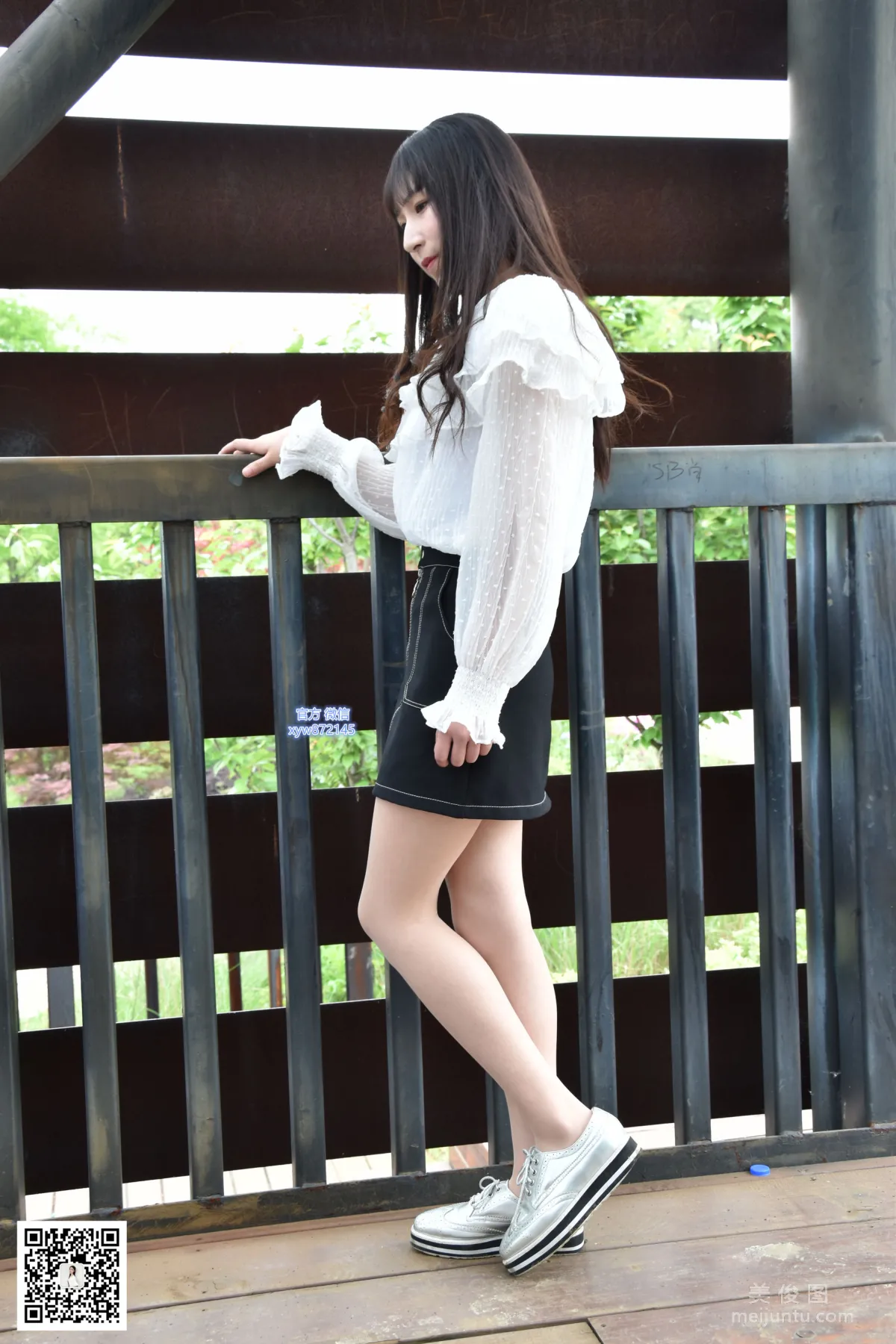 [DaSheng] No.015 Qi Qi, Short Skirt and Flesh-Colored Stockings in the Park photo 8
