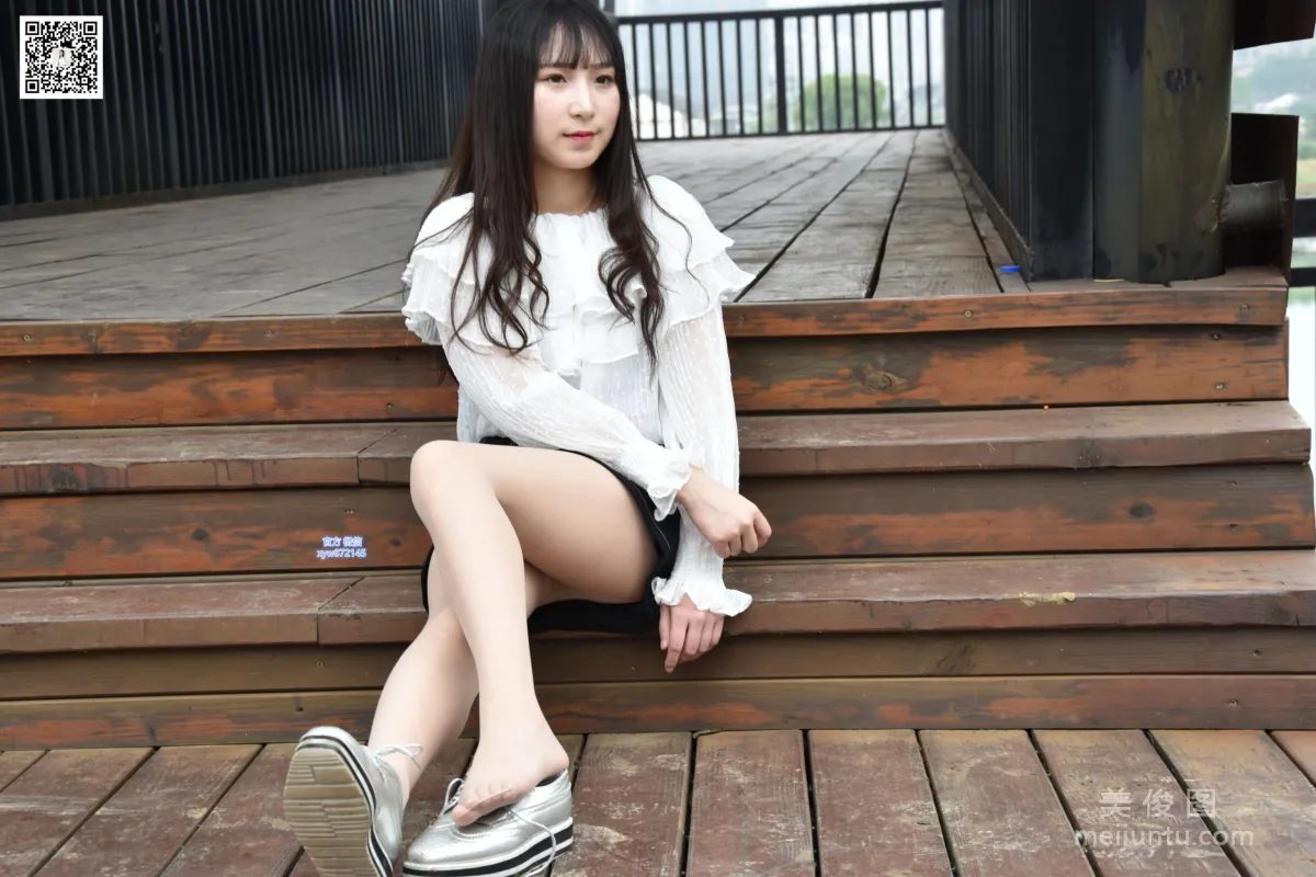 [DaSheng] No.015 Qi Qi, Short Skirt and Flesh-Colored Stockings in the Park photo 54