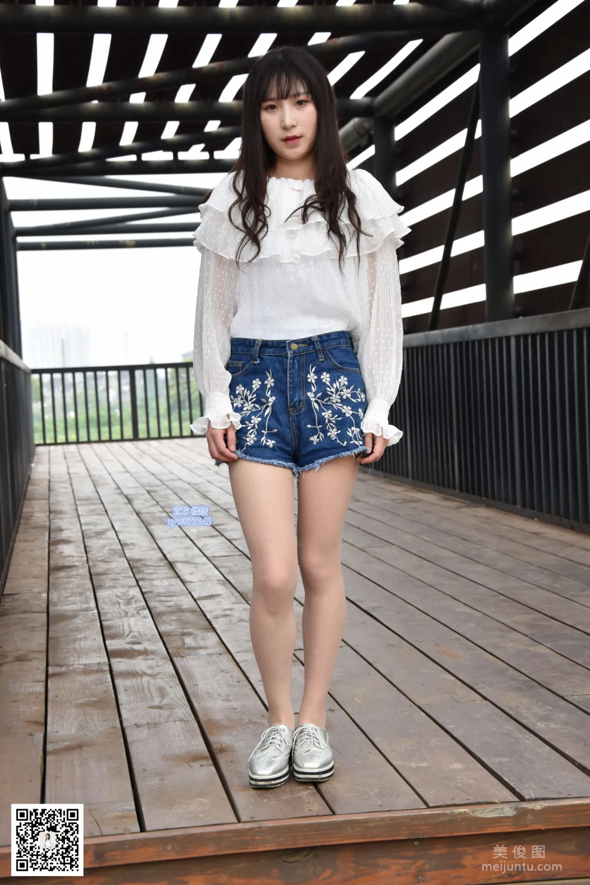 [DaSheng] No.015 Qi Qi, Short Skirt and Flesh-Colored Stockings in the Park photo 119
