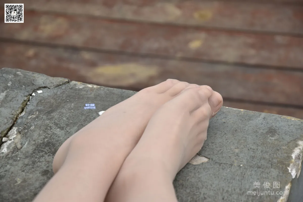 [DaSheng] No.015 Qi Qi, Short Skirt and Flesh-Colored Stockings in the Park photo 66