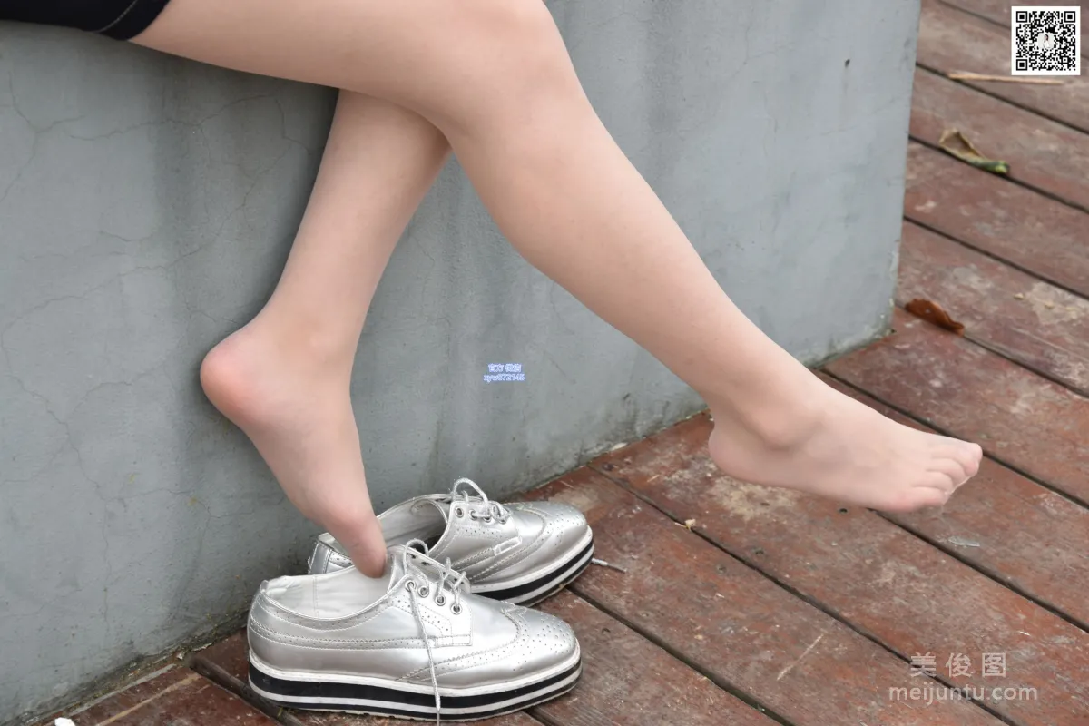 [DaSheng] No.015 Qi Qi, Short Skirt and Flesh-Colored Stockings in the Park photo 71