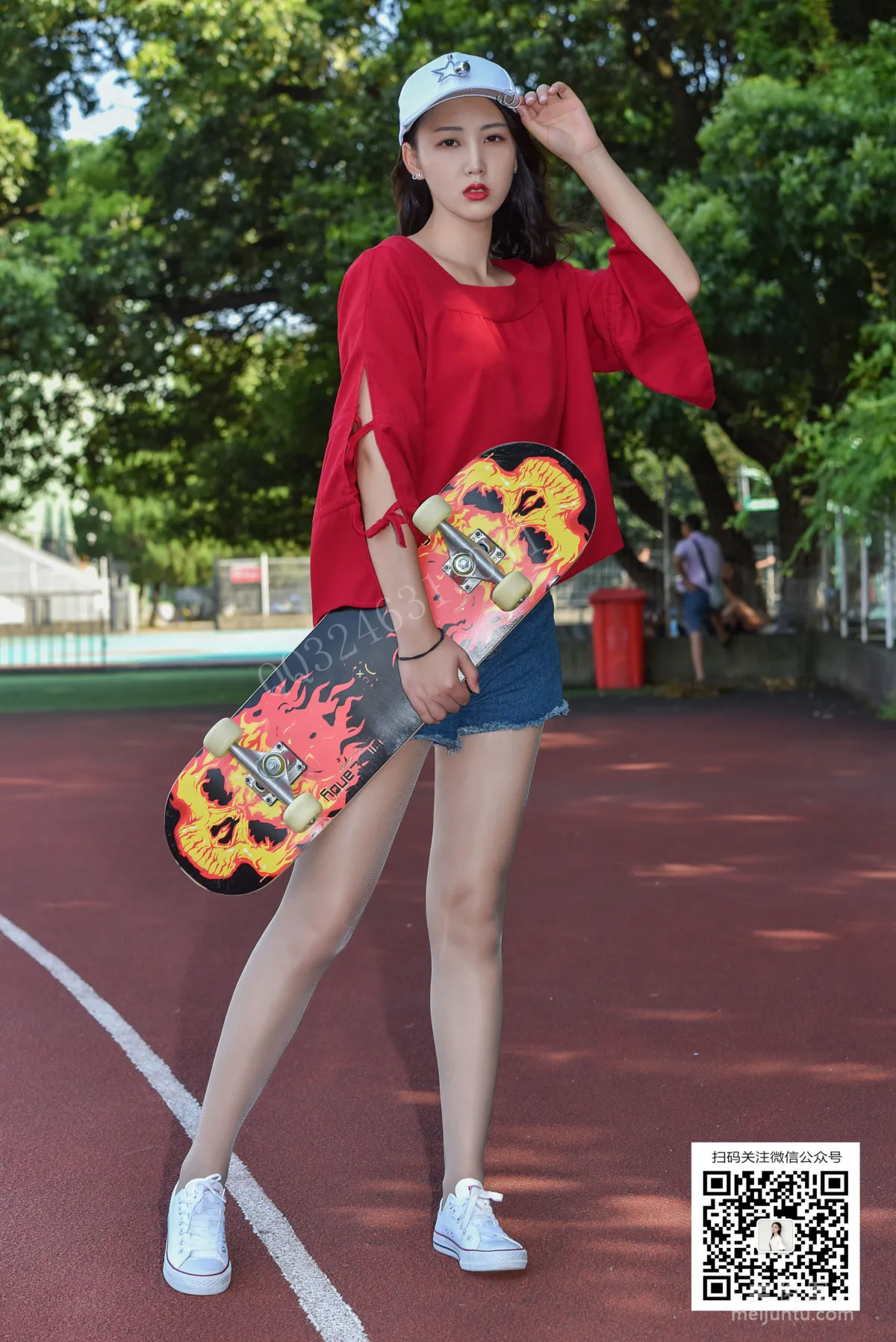 [DaSheng] No.078 Yue Yue, Wearing Stockings to Play on a Skateboard photo 2