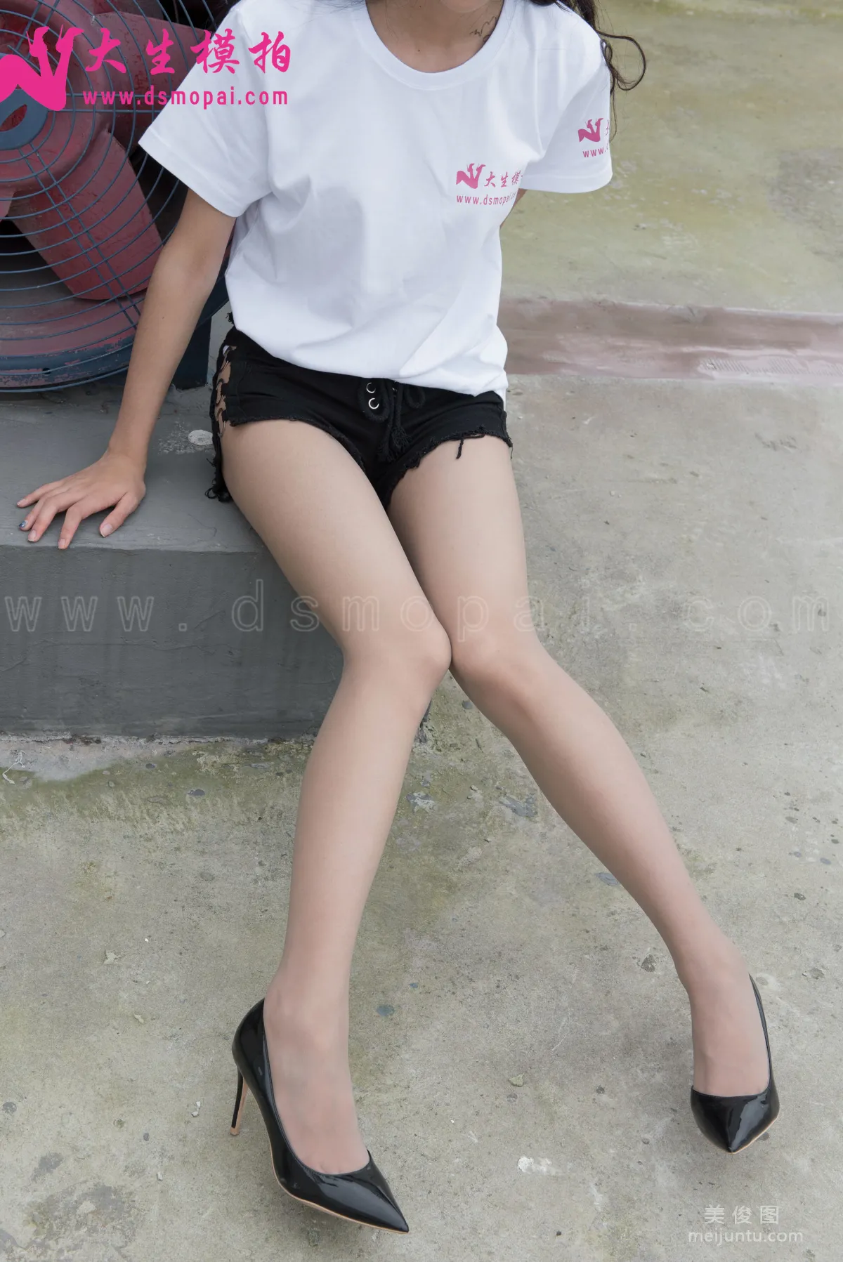 [DaSheng] No.134 Xiao Qi, Under the Shorts, Only Stockings photo 33