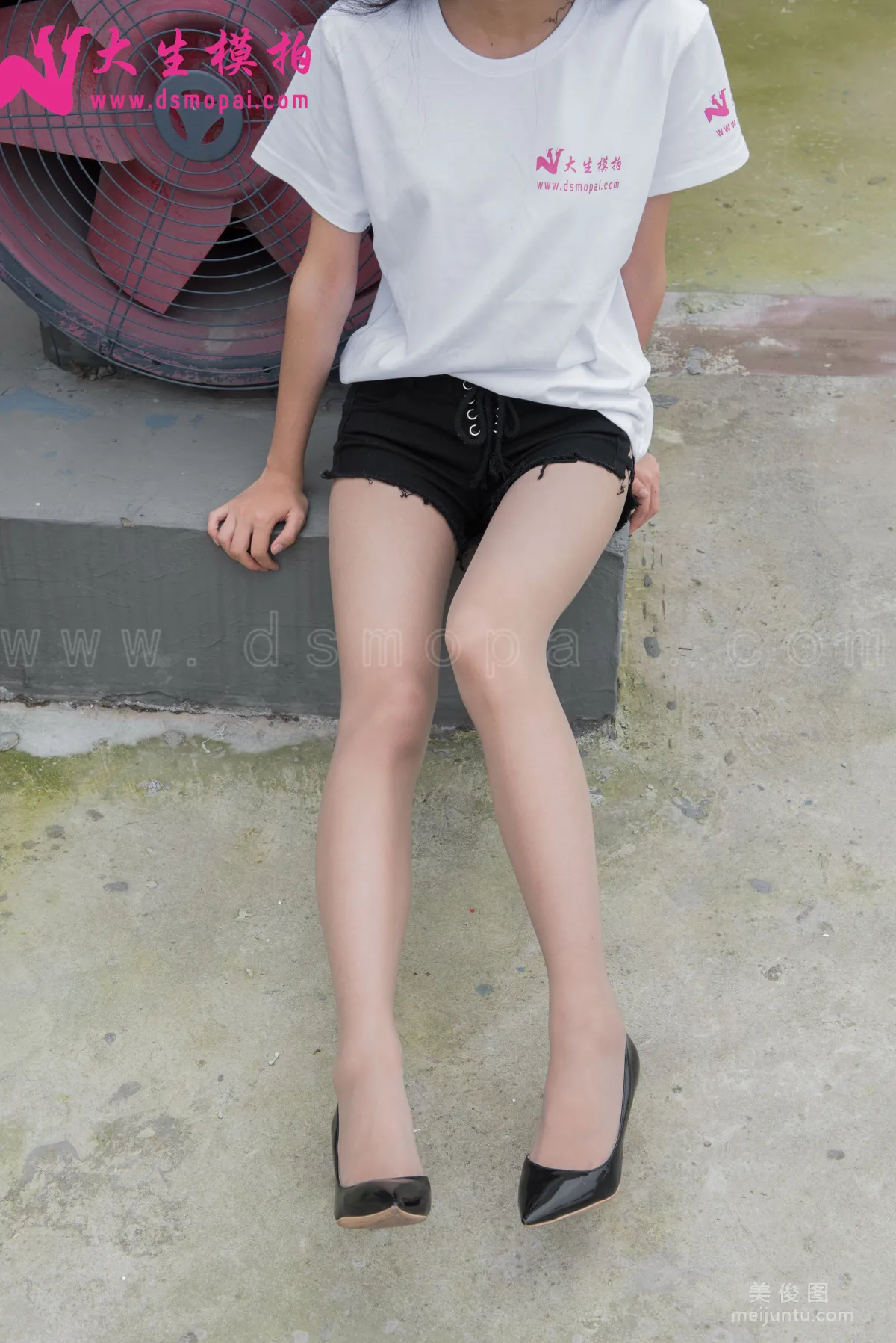 [DaSheng] No.134 Xiao Qi, Under the Shorts, Only Stockings photo 21