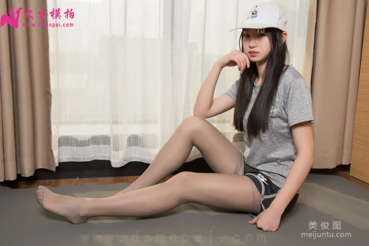 [DaSheng] No.115 Wen Wen, Wearing Gray Stockings to Do Yoga photo 8