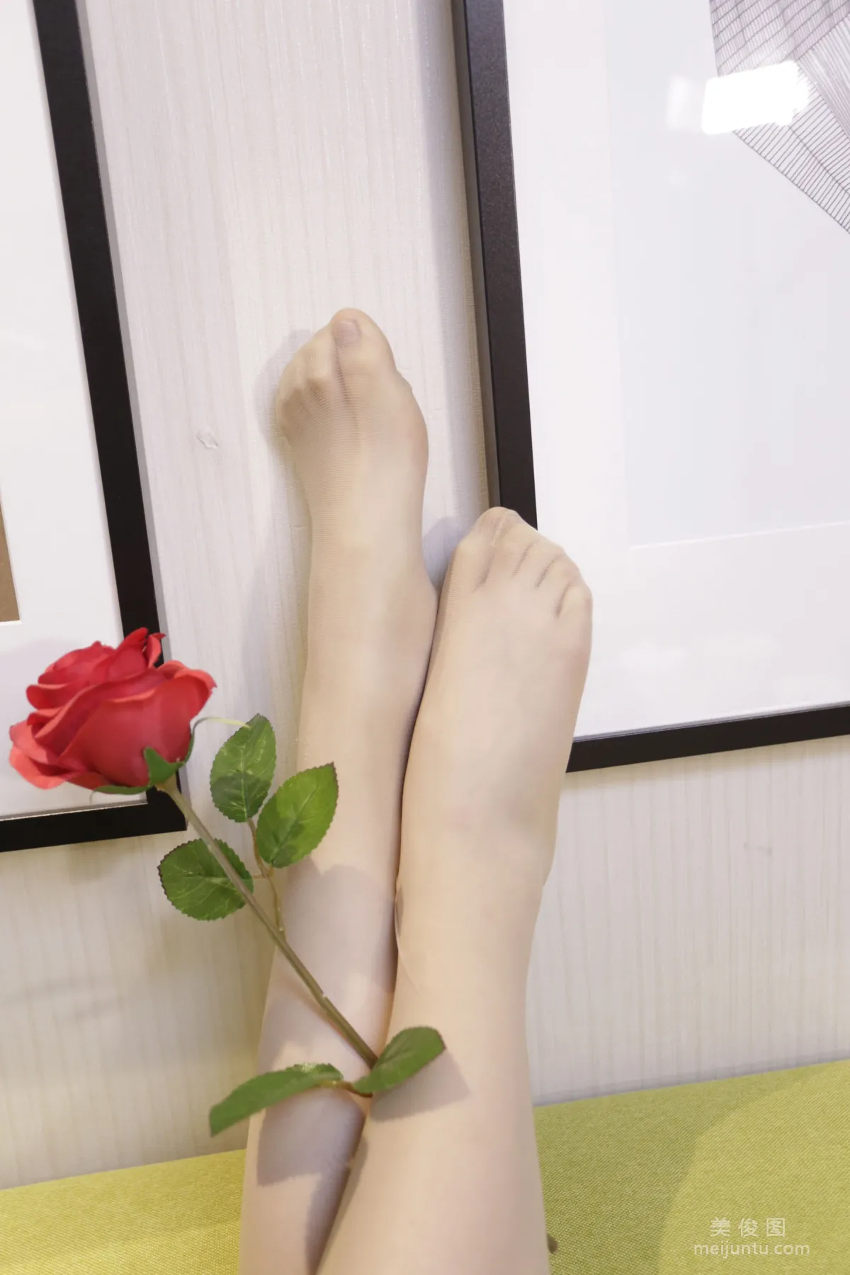 [Naisi] NO.083 Xiao Xian - Apartment Room Casually Posing Long Legs photo 35