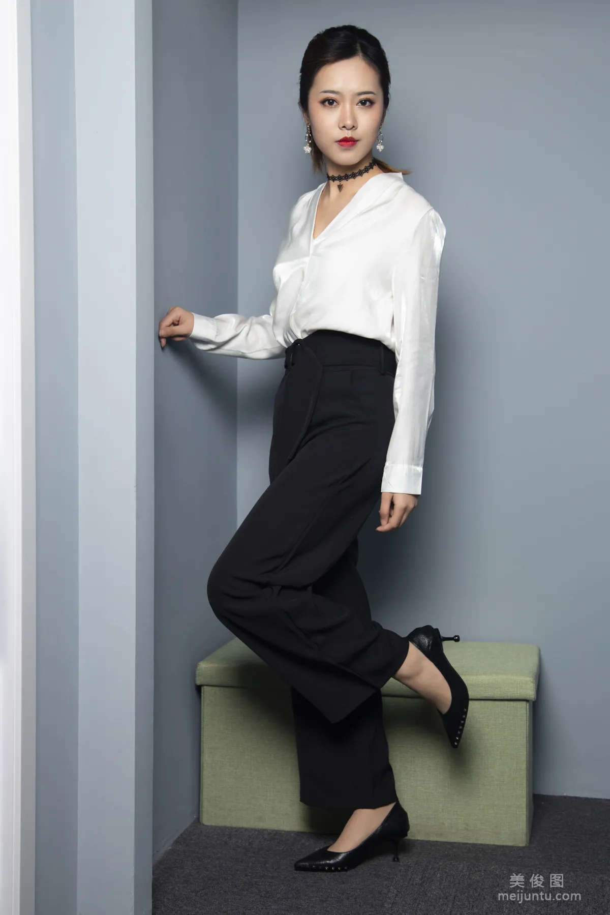 [Naisi] NO.033 Chen Jing, Wide-Leg Pants and Small Leather Shoes, Today's OL Commute photo 3