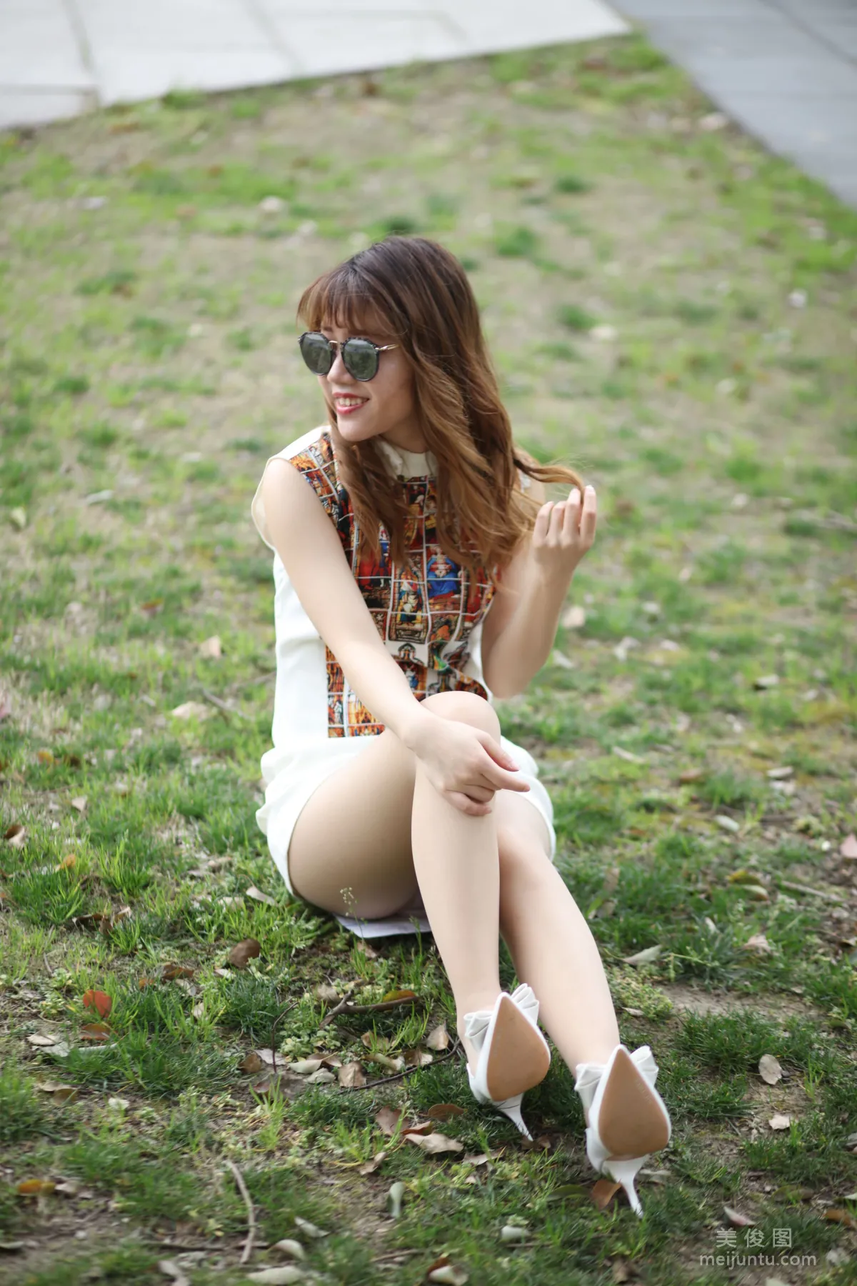 [Naisi] NO.058 Gao Gao - Sit Tight, Big White Legs! photo 16