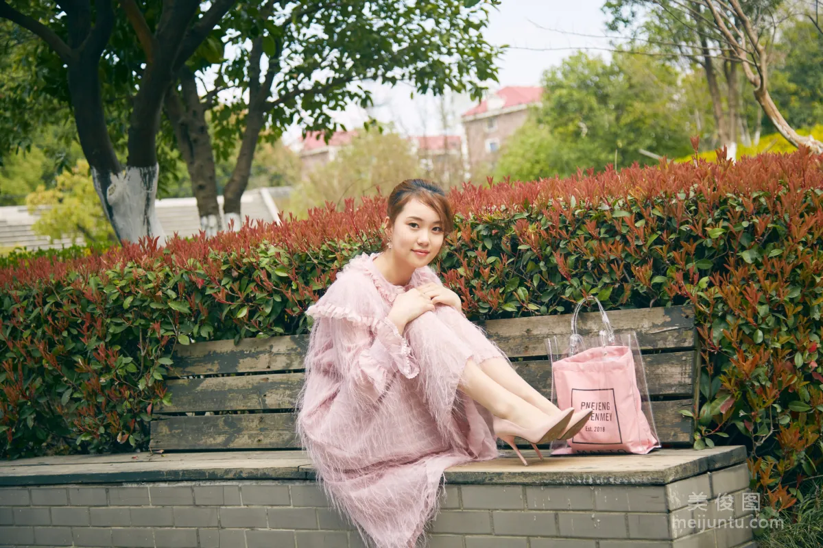 Lu Lu: Naisi No. 039 photo 28