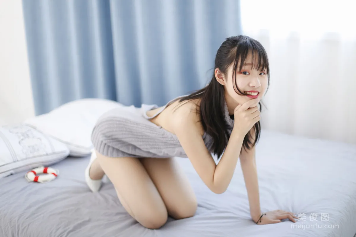 [Naisi] NO.098 Dan Baifen - Halter Sweater Take a Look photo 5
