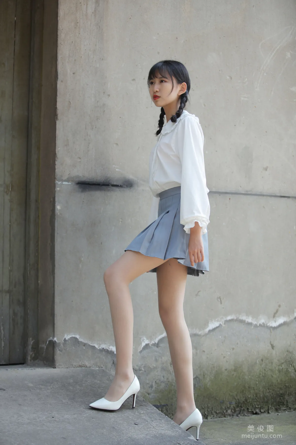 [Naisi] NO.072 Xiao Chengzi - Ponytail and White Pleated Skirt photo 3