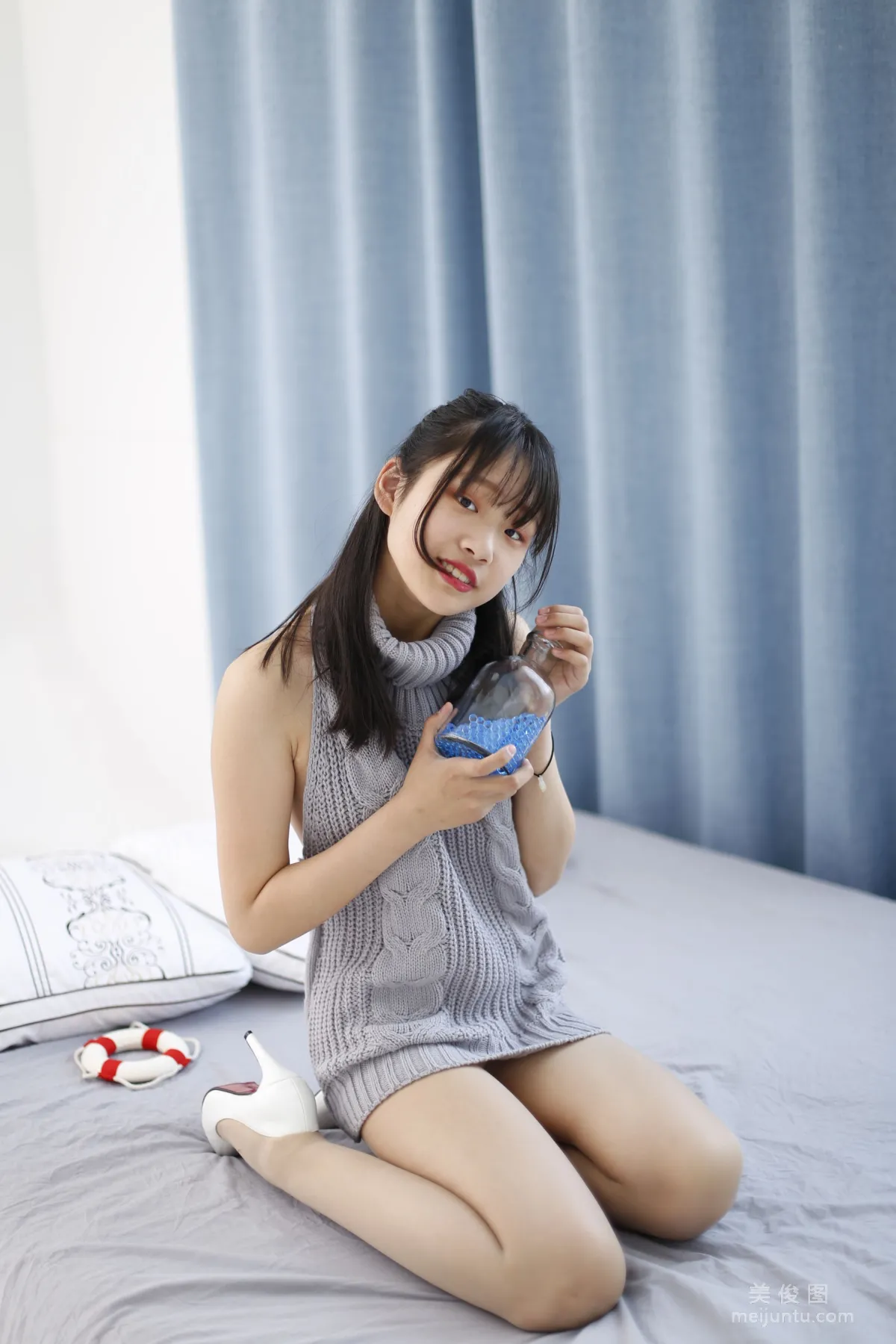 [Naisi] NO.098 Dan Baifen - Halter Sweater Take a Look photo 6