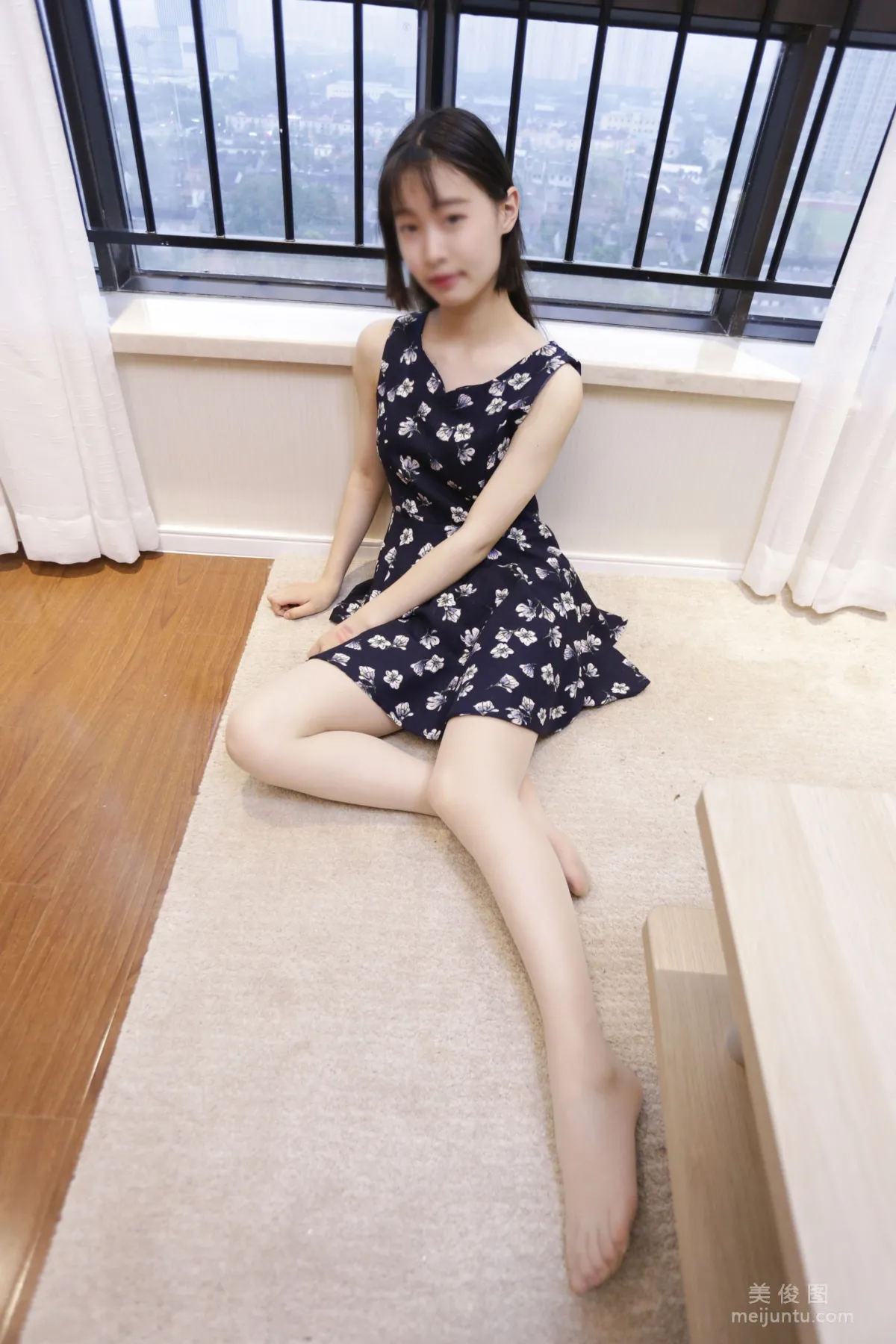 [Naisi] NO.083 Xiao Xian - Apartment Room Casually Posing Long Legs photo 38