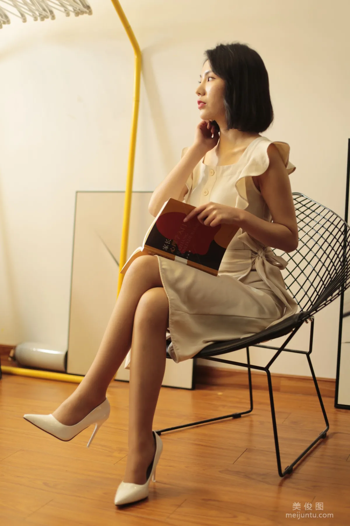 [Naisi] NO.009 Cheng Xi, Do You Choose to Read a Book or Look at Me? photo 7