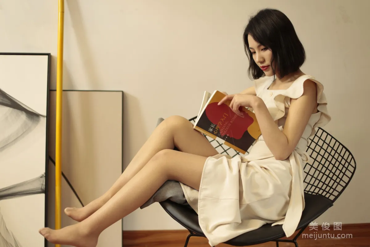 [Naisi] NO.009 Cheng Xi, Do You Choose to Read a Book or Look at Me? photo 17