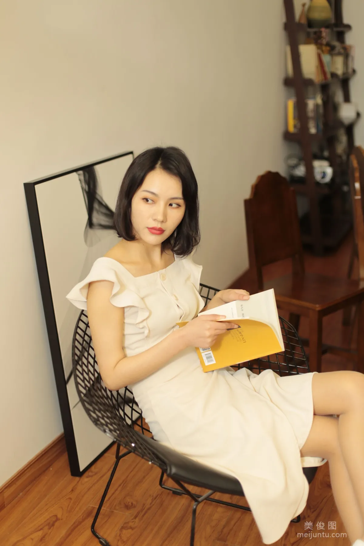 [Naisi] NO.009 Cheng Xi, Do You Choose to Read a Book or Look at Me? photo 3