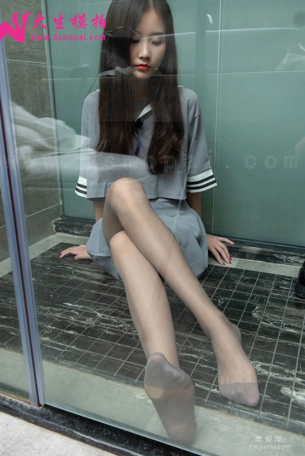 [DaSheng] No.154 You You, Bathroom Schoolgirl in Gray Stockings photo 32