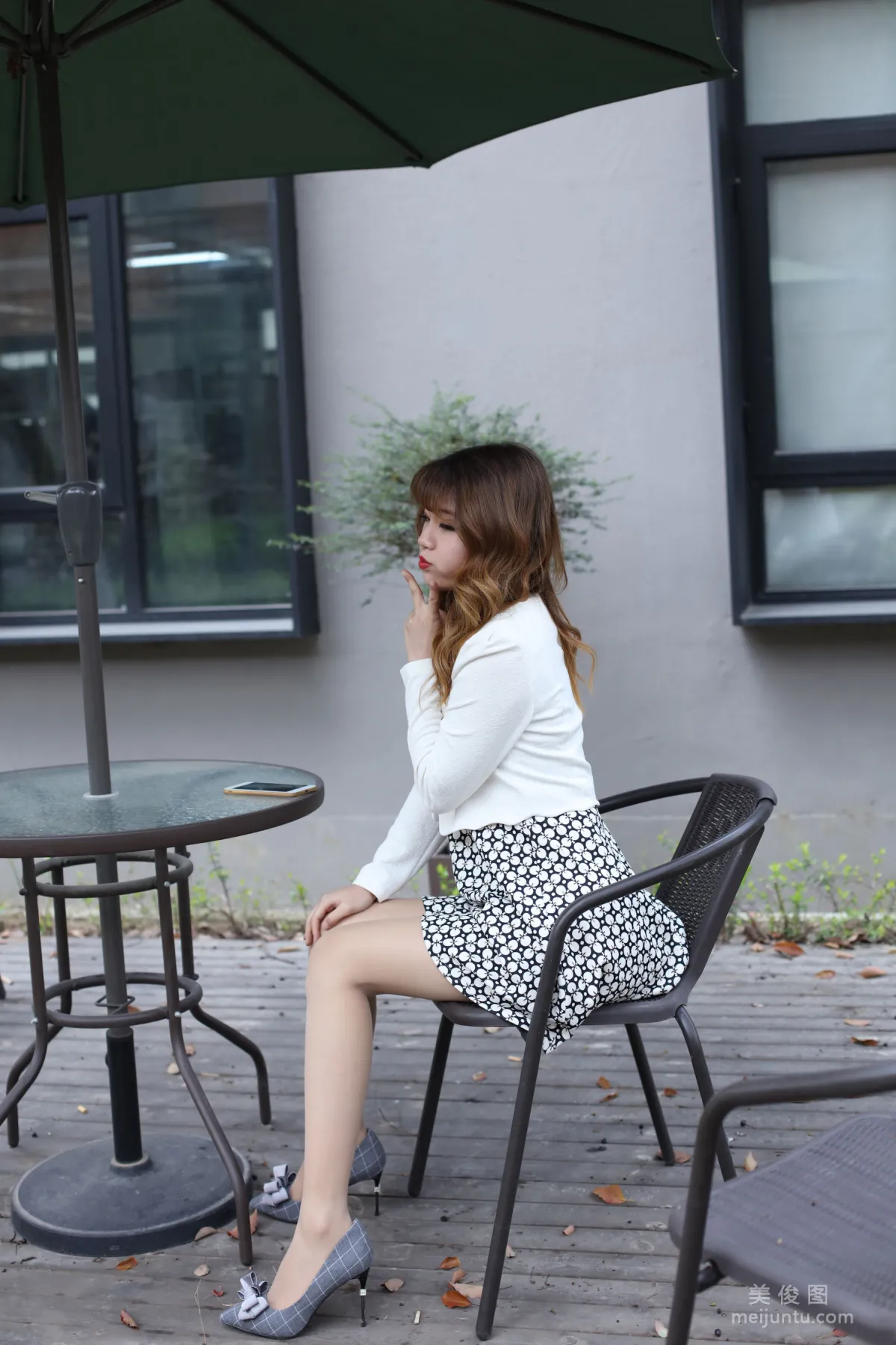 [Naisi] NO.095 Gao Gao, Sitting Quietly in the Courtyard, Examining the Meat Stockings photo 12