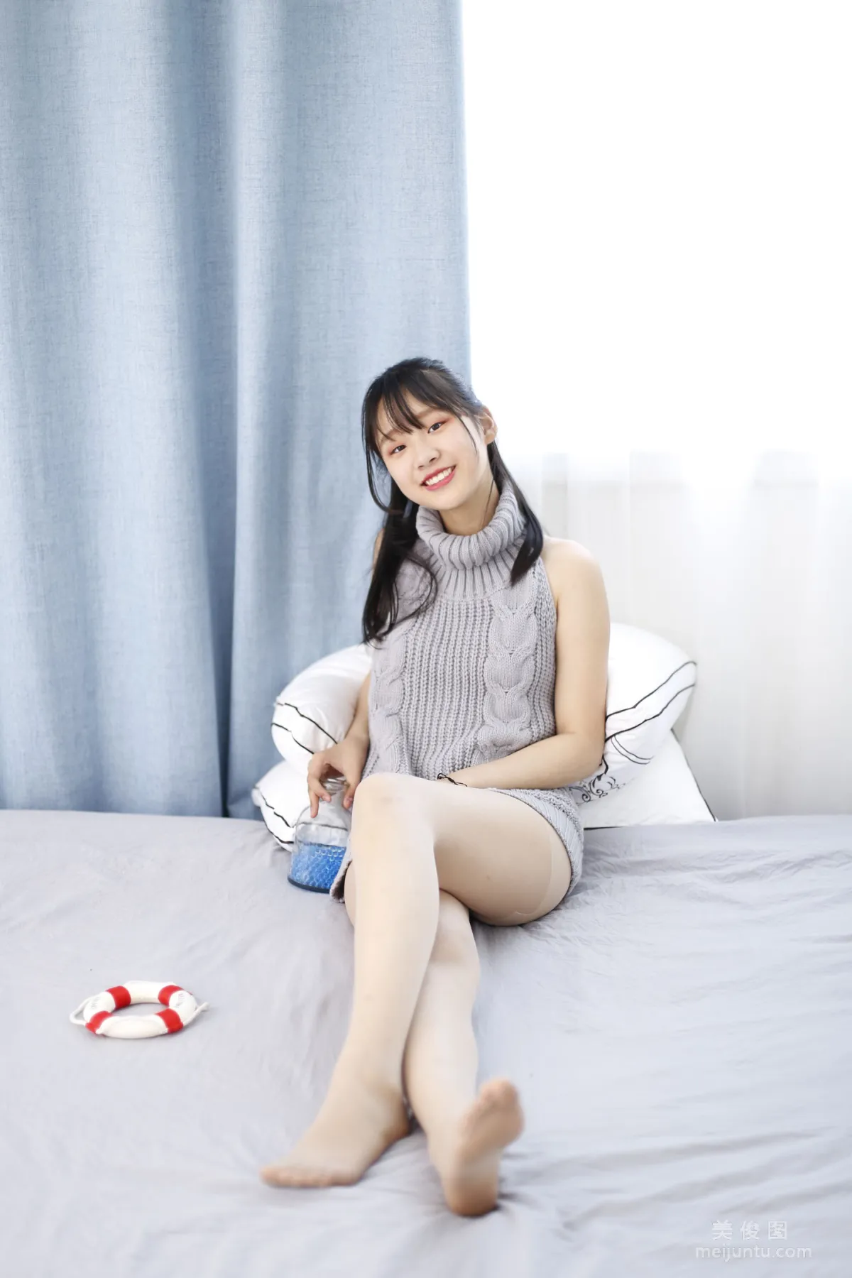 [Naisi] NO.098 Dan Baifen - Halter Sweater Take a Look photo 25