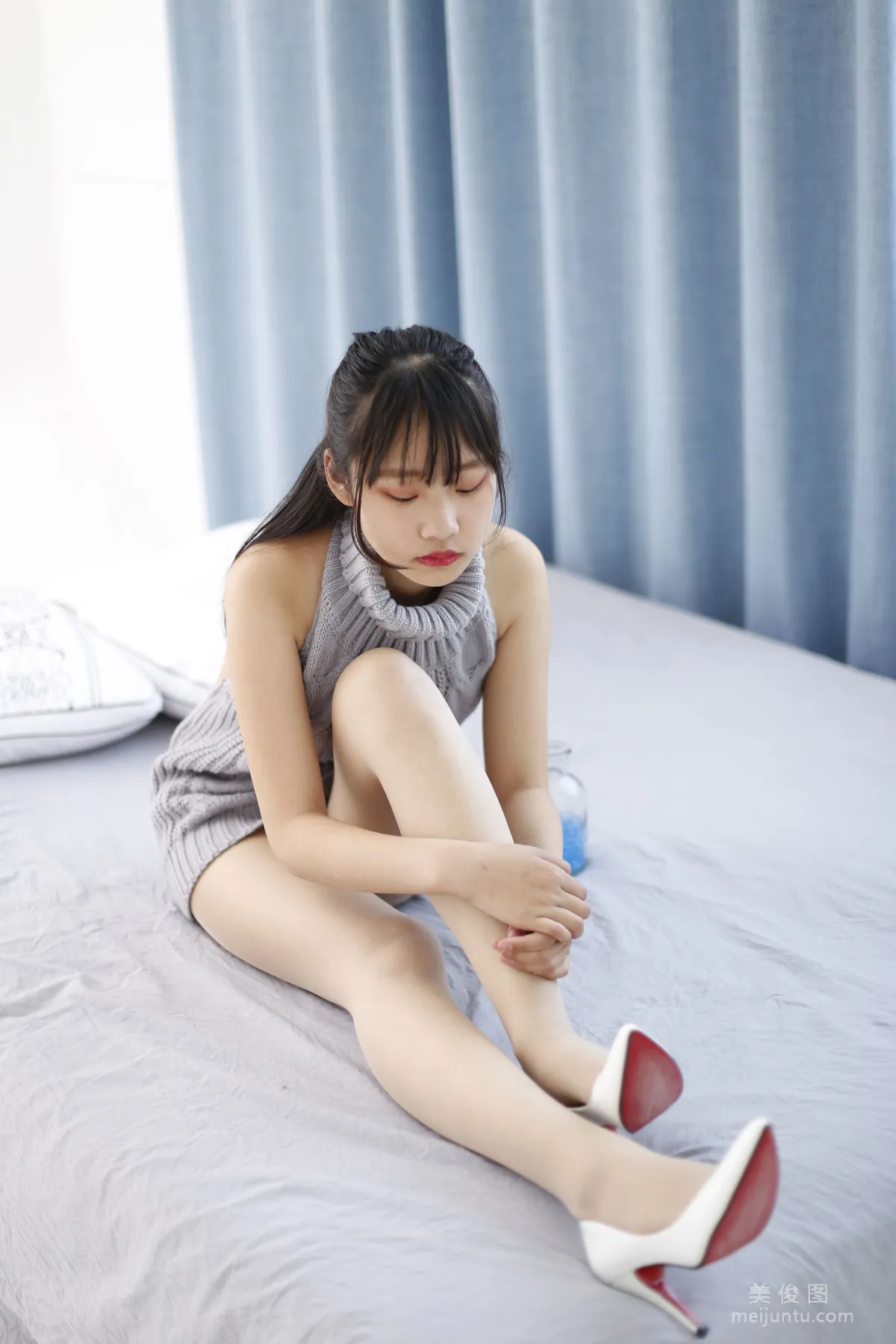 [Naisi] NO.098 Dan Baifen - Halter Sweater Take a Look photo 11