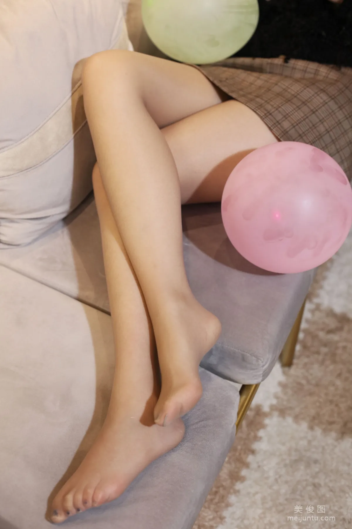 [奈絲] NO.011 喵喵 - 像愛不釋手的紅色高跟鞋 10