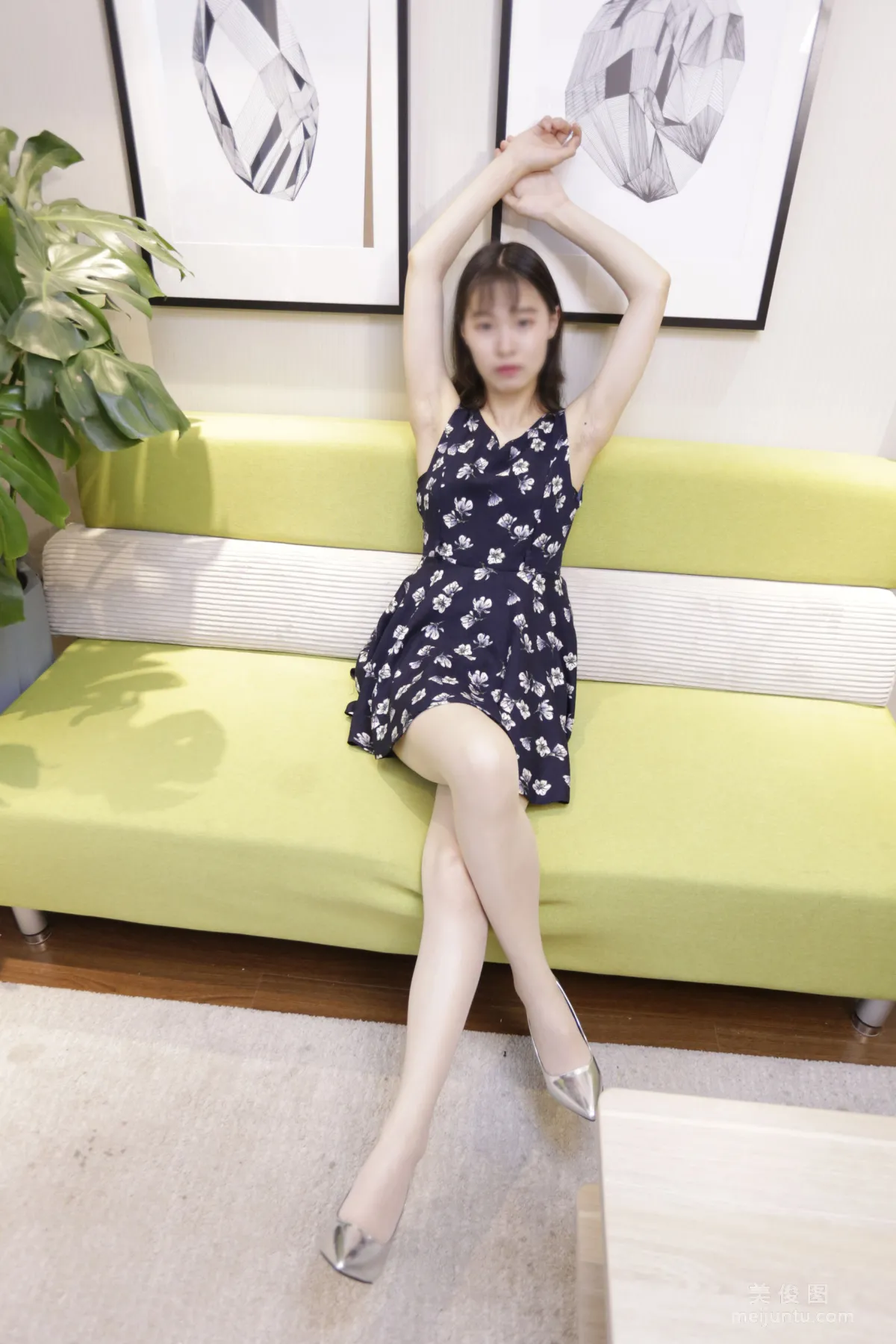 [Naisi] NO.083 Xiao Xian - Apartment Room Casually Posing Long Legs photo 15