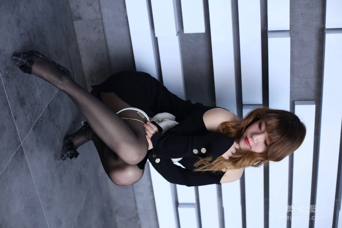 [Naisi] NO.065 Gao Gao - Knit Skirt with Black Stockings photo 8